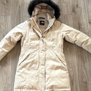 The North Face Women's Cream DOWN FILLED Ski Jacket